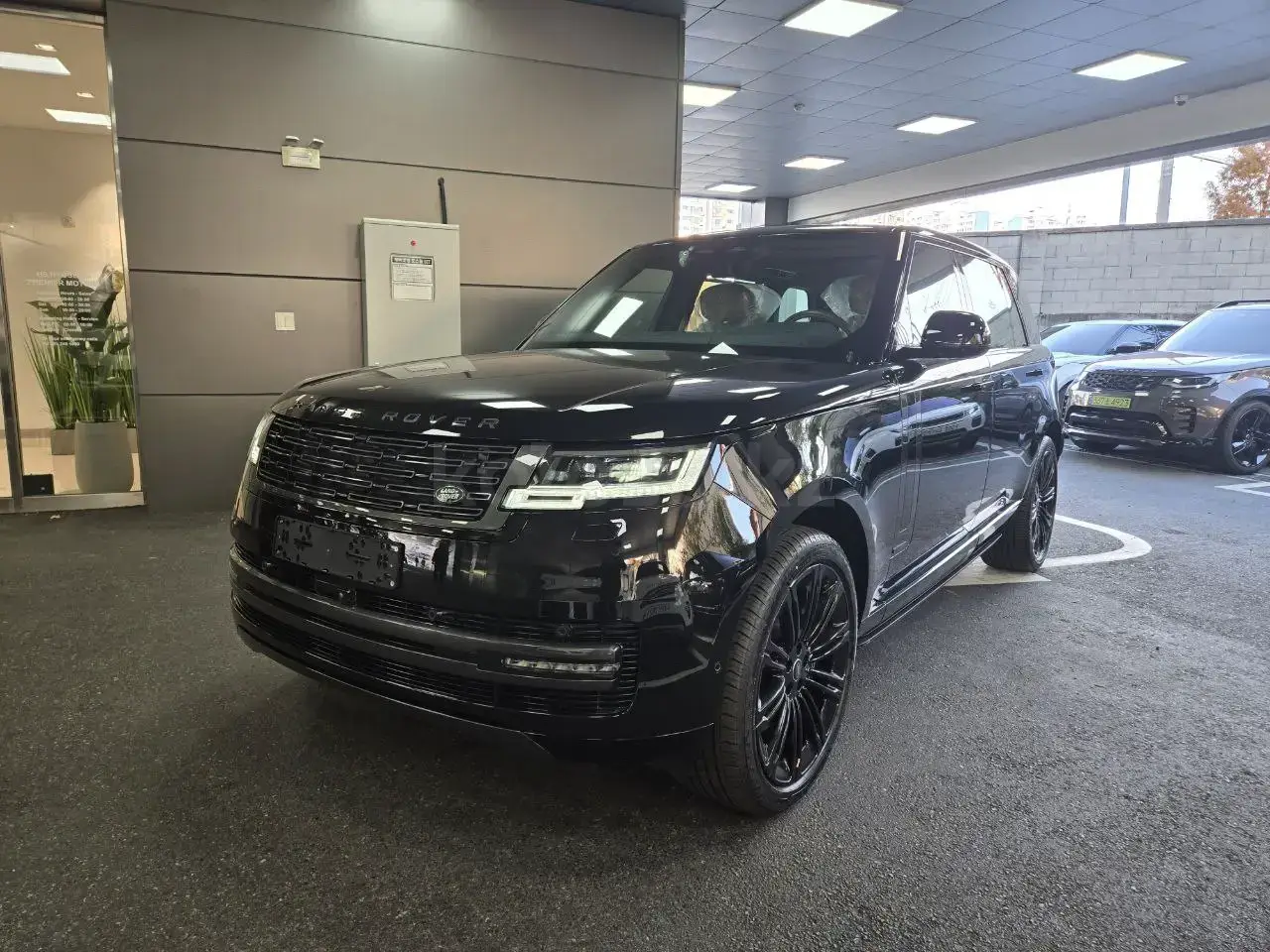 Land Rover Range Rover 2025 — фото 1 из 5
