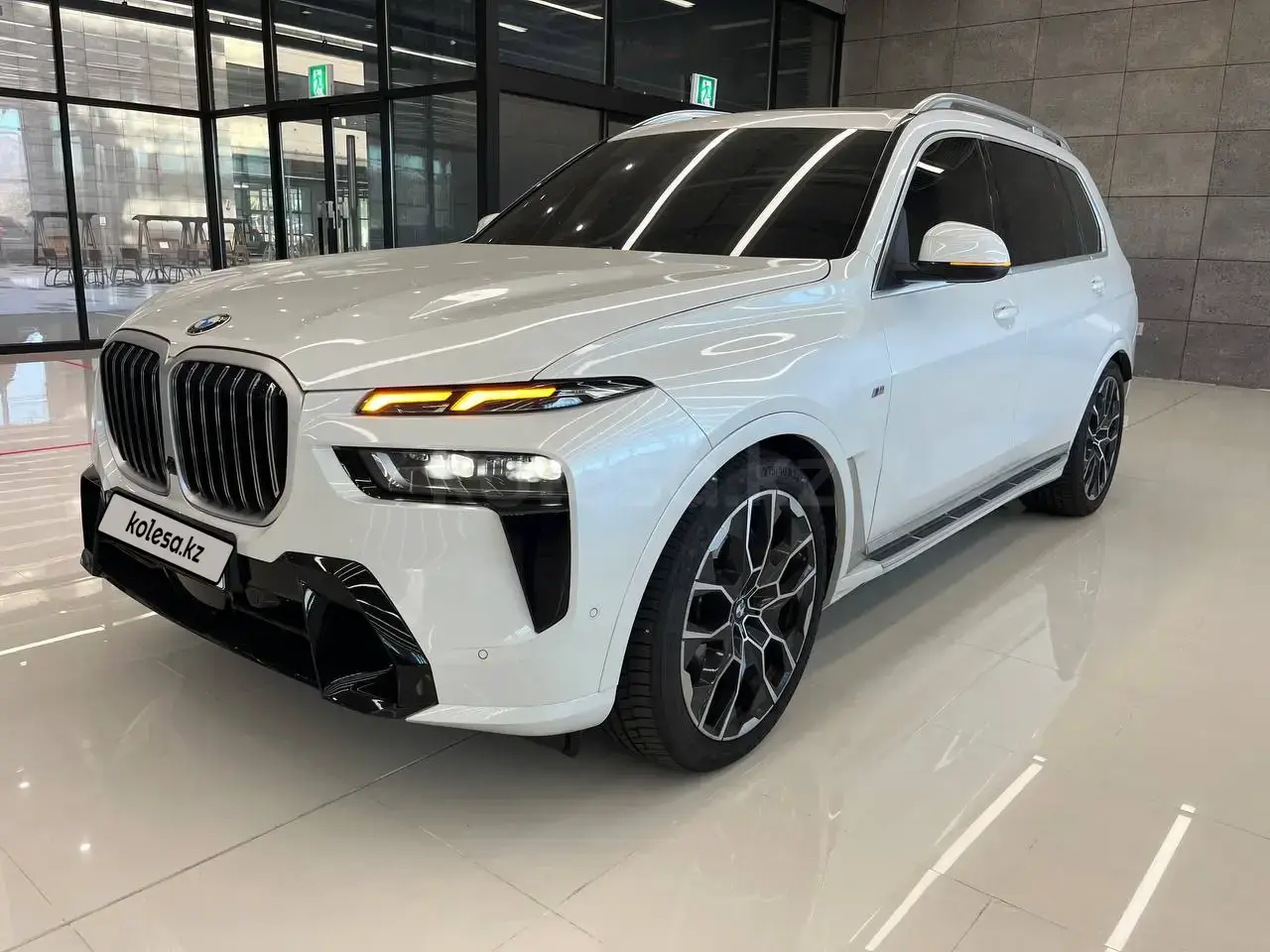 BMW X7 2025 — фото 1 из 5