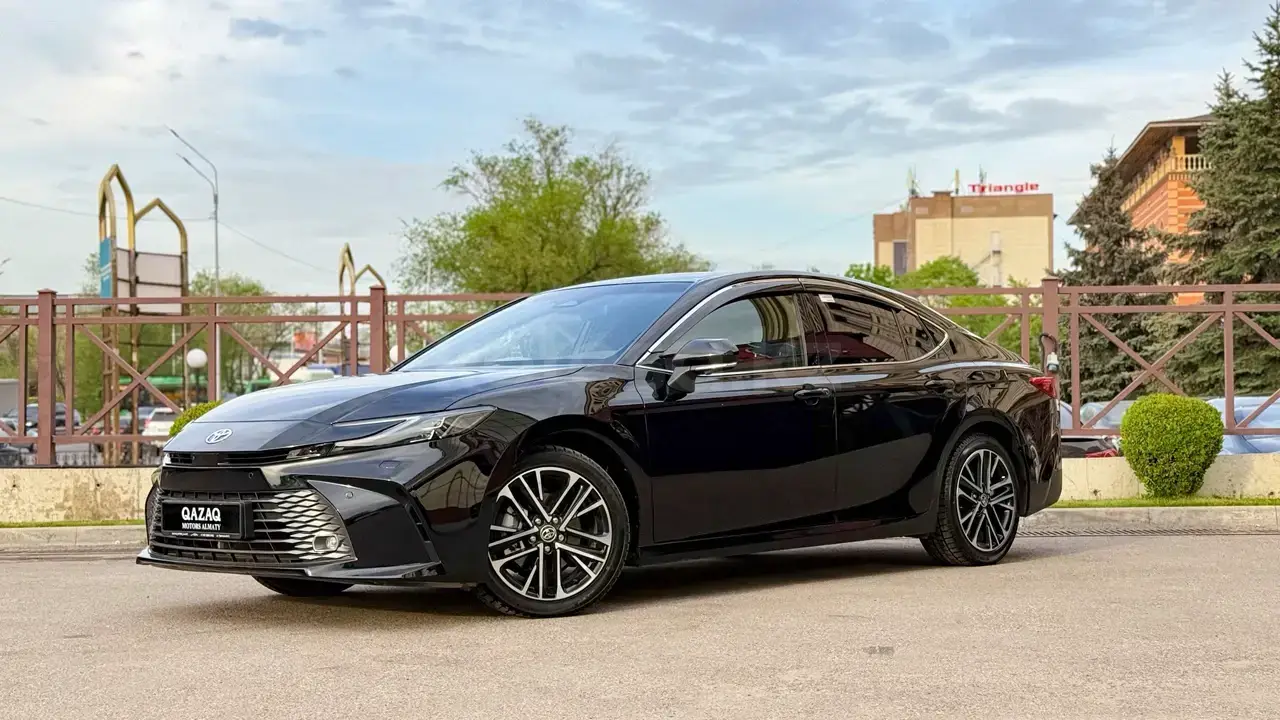 Toyota Camry 2026 — фото 1 из 5