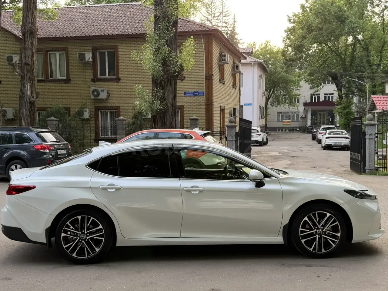 Toyota Camry 2025 — фото 1 из 5