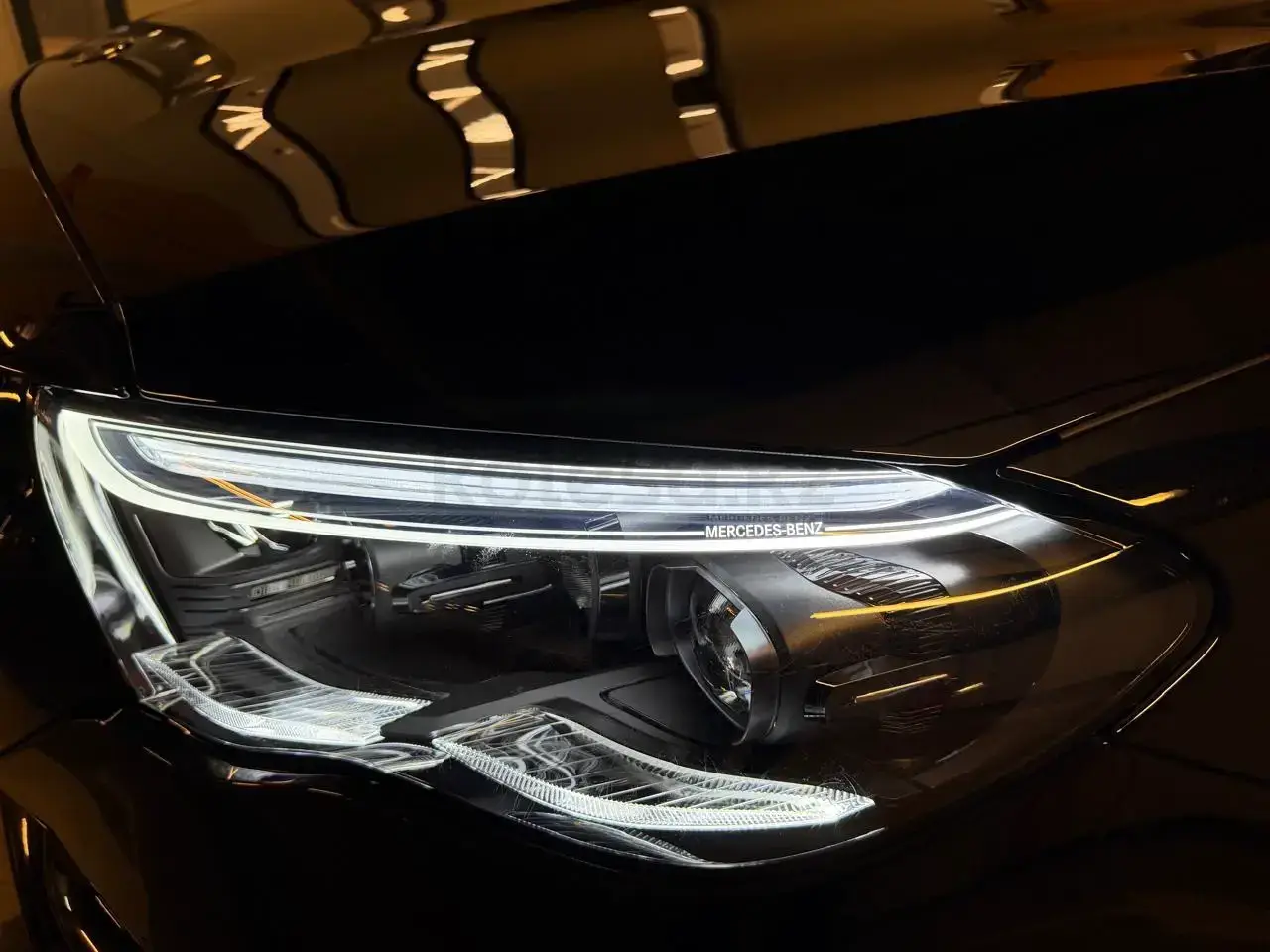 Mercedes-Benz E 300 2025 — фото 1 из 5