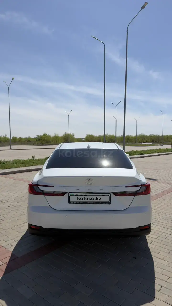 Toyota Camry 2025 — фото 1 из 5