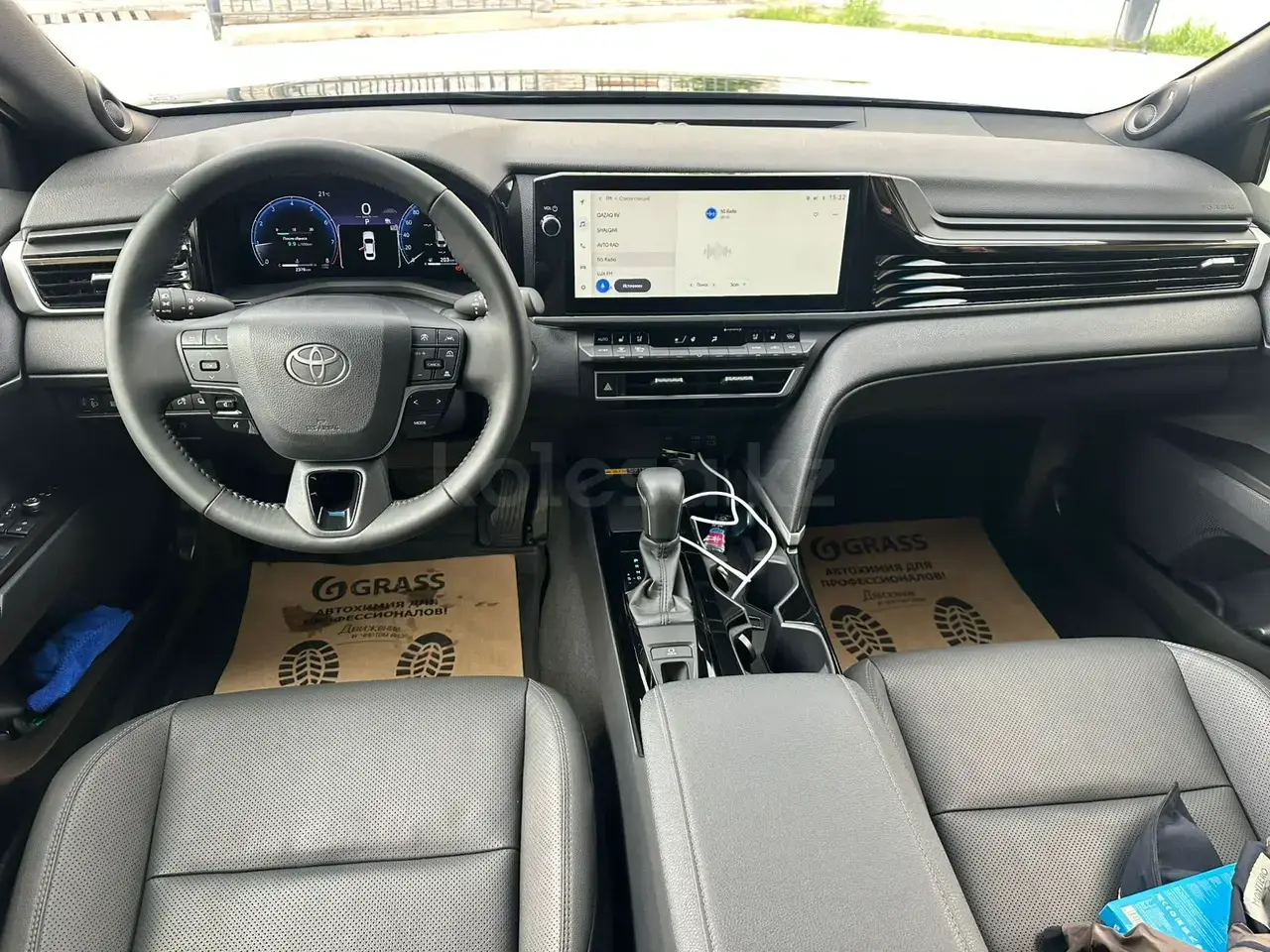 Toyota Camry 2025 — фото 1 из 5