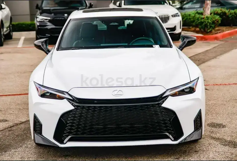 Lexus IS 350 2026 — фото 1 из 5