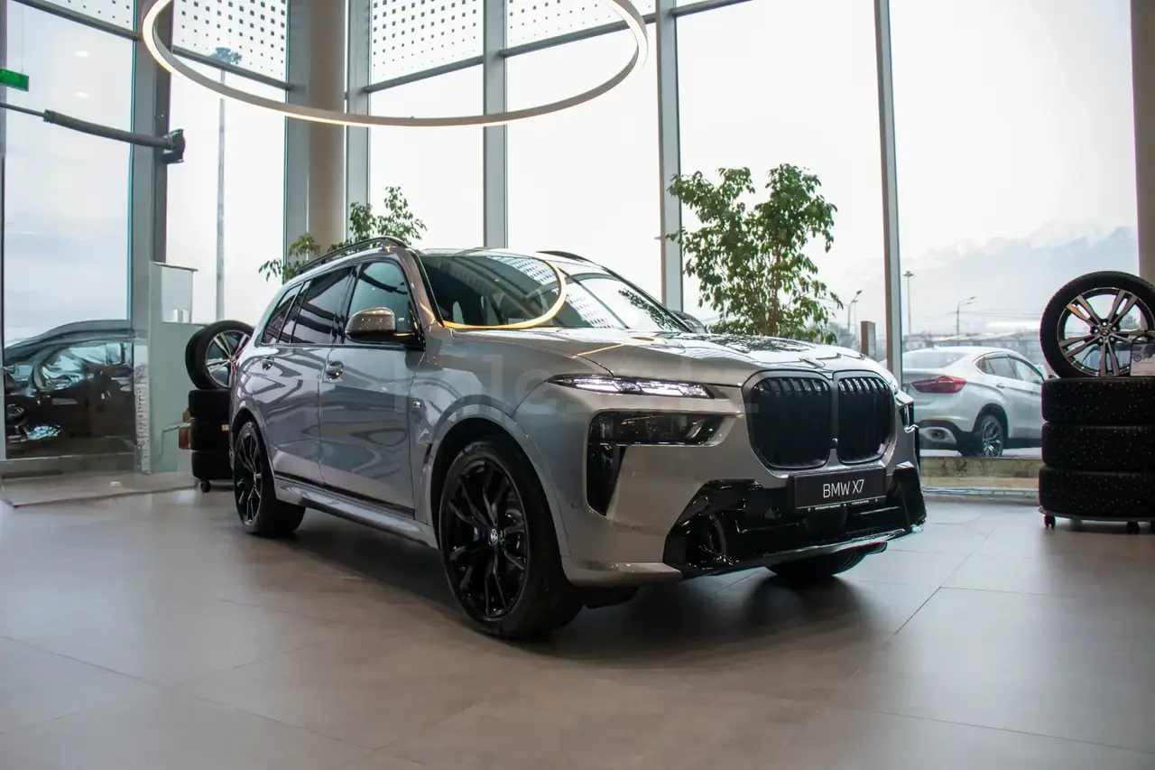 BMW X7 2025 — фото 1 из 5