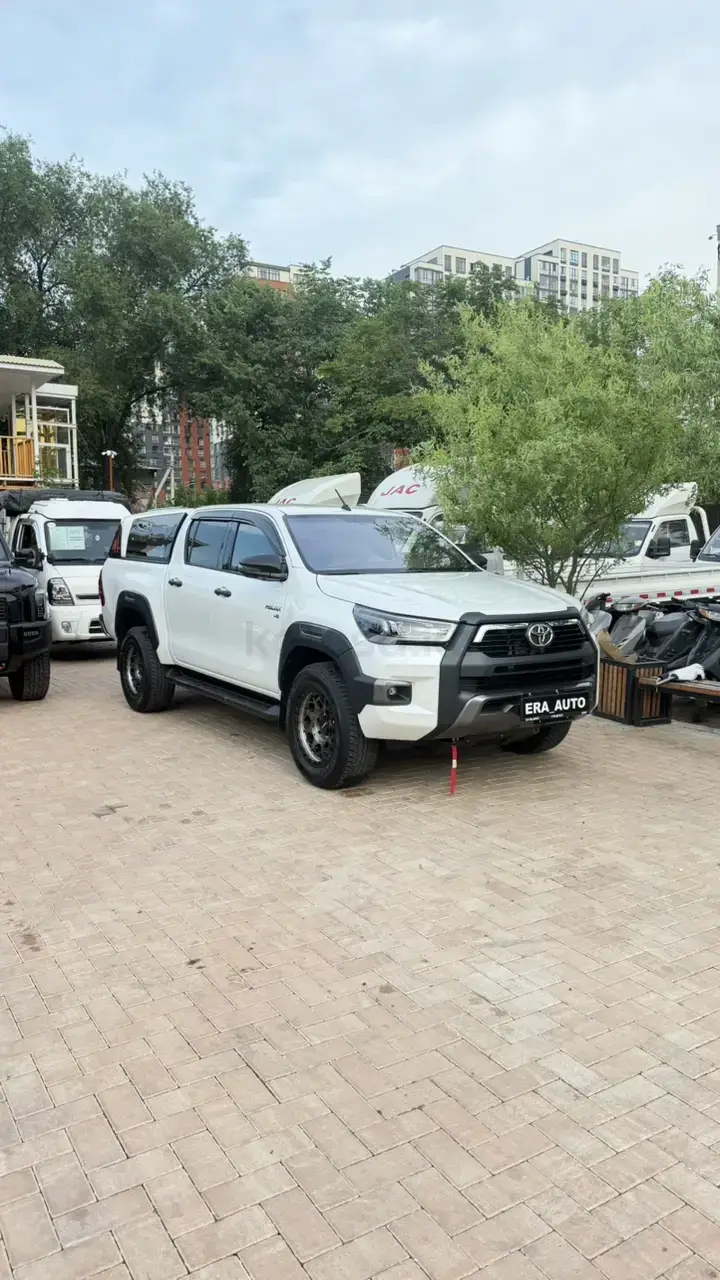 Toyota Hilux 2025 — фото 1 из 5