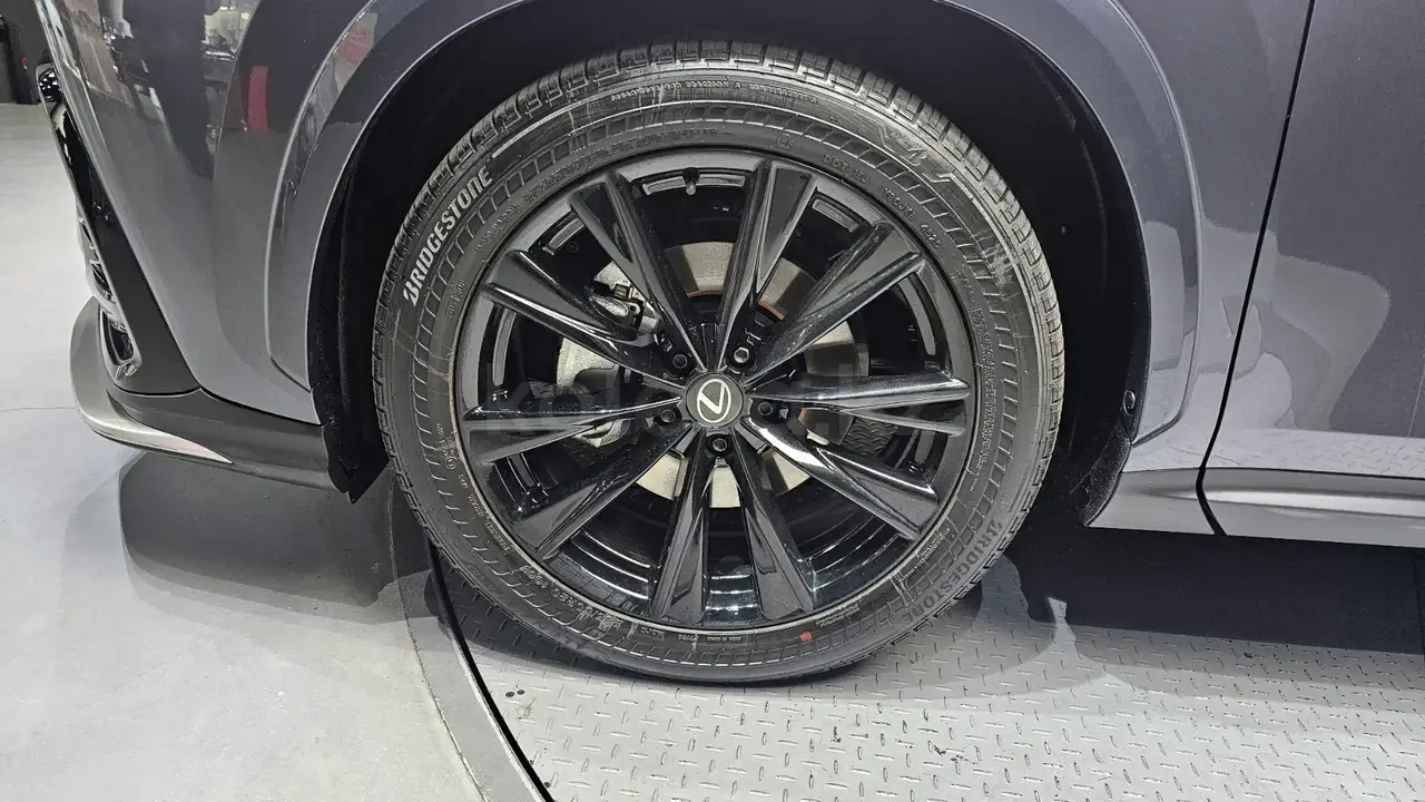 Lexus LX 700h 2025 — фото 1 из 5