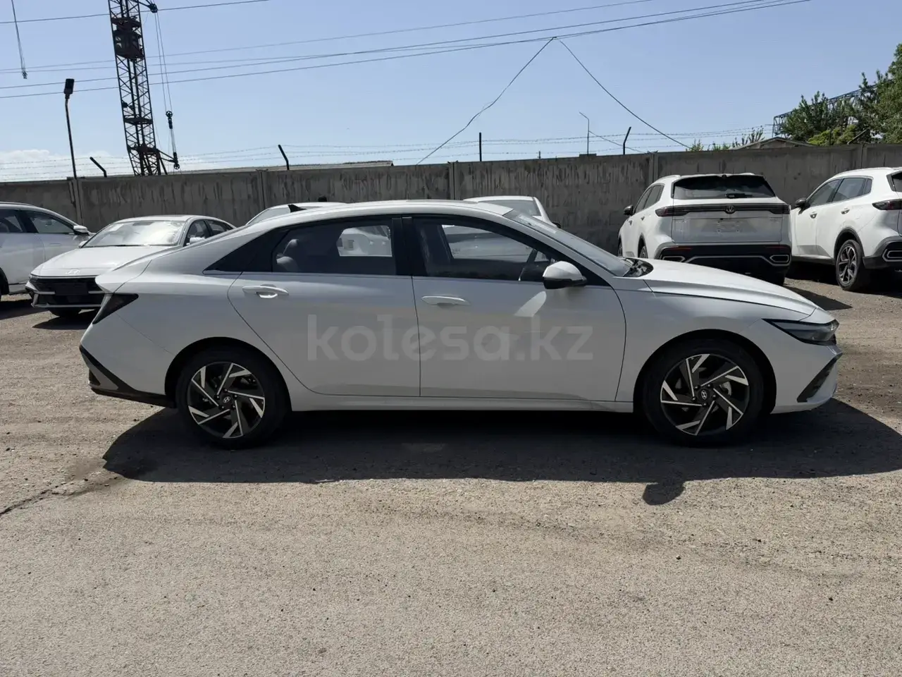Hyundai Elantra 2026 — фото 1 из 5