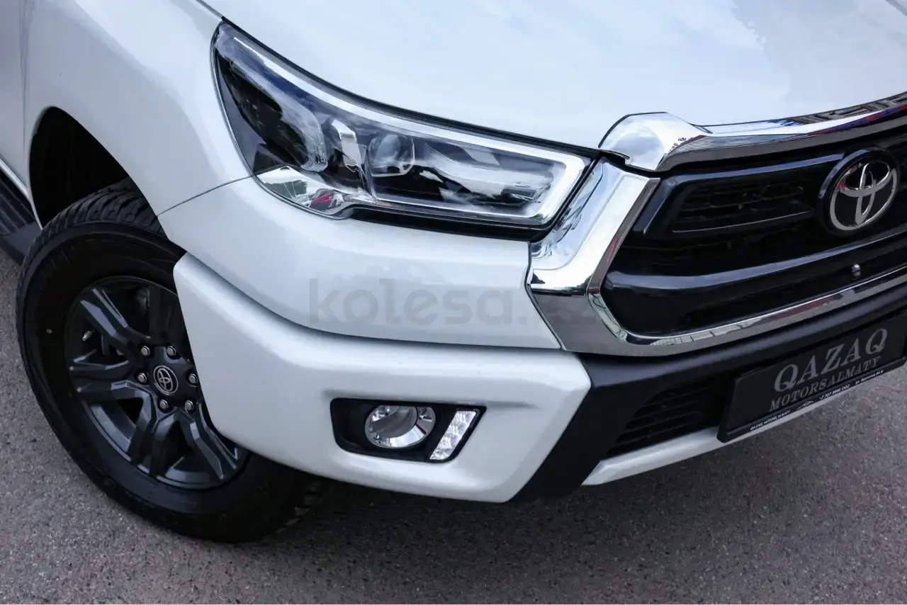 Toyota Hilux 2025 — фото 1 из 5