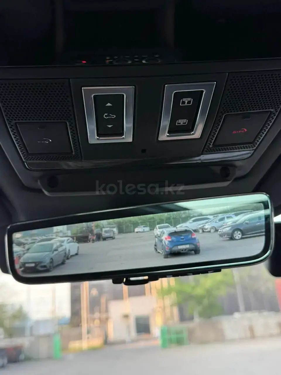 Land Rover Defender 2025 — фото 1 из 5