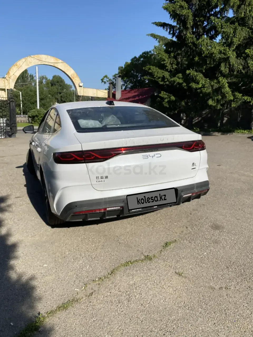 BYD Qin L DM-i 2025 — фото 1 из 5