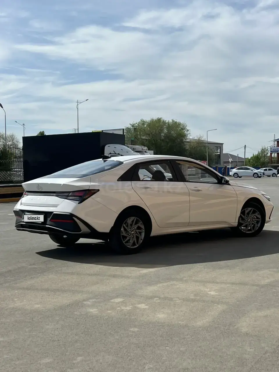 Hyundai Elantra 2025 — фото 1 из 5