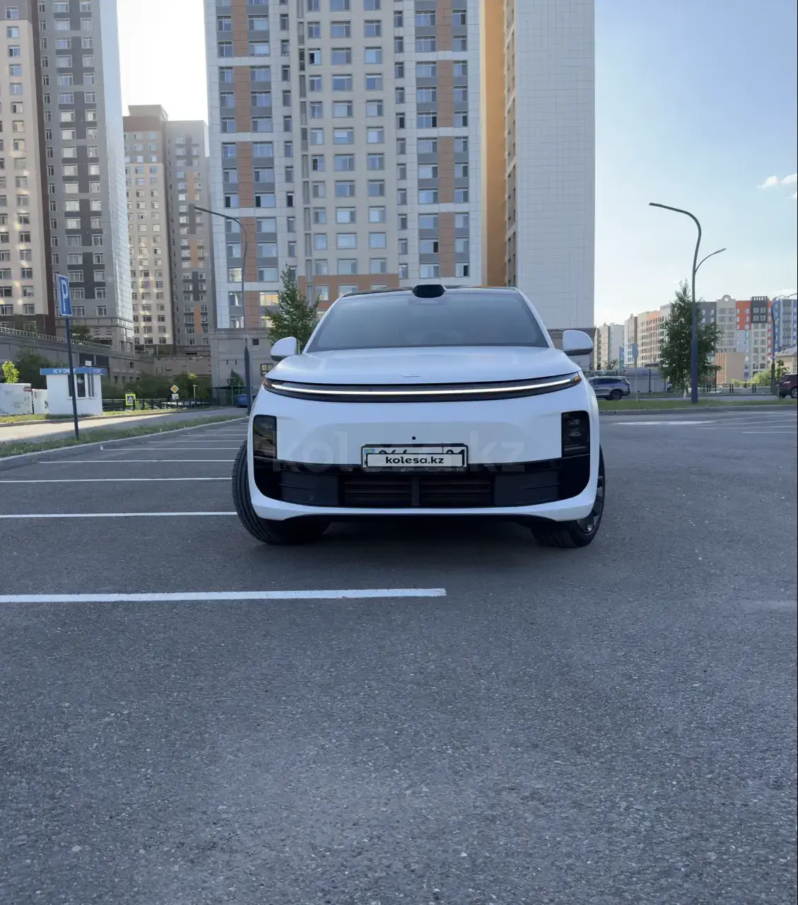 Li Auto L6 2025 — фото 1 из 5
