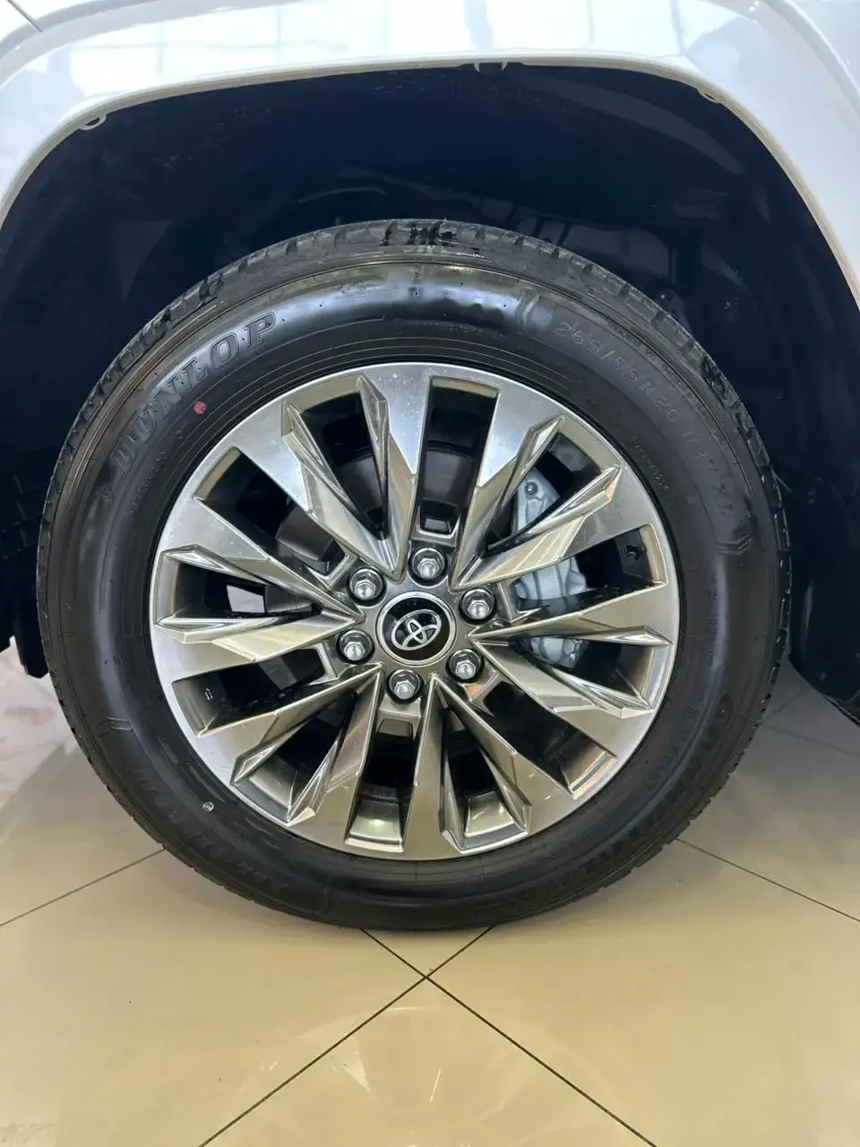 Toyota Land Cruiser 2025 — фото 1 из 5