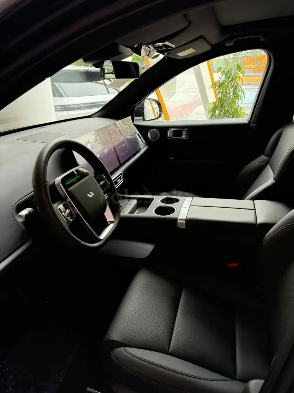 Li Auto L6 2025 — фото 1 из 5