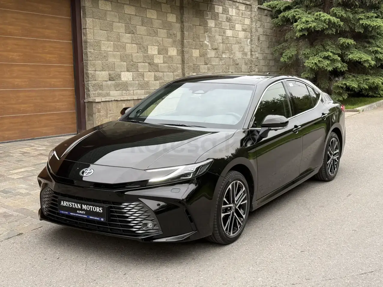 Toyota Camry 2026 — фото 1 из 5