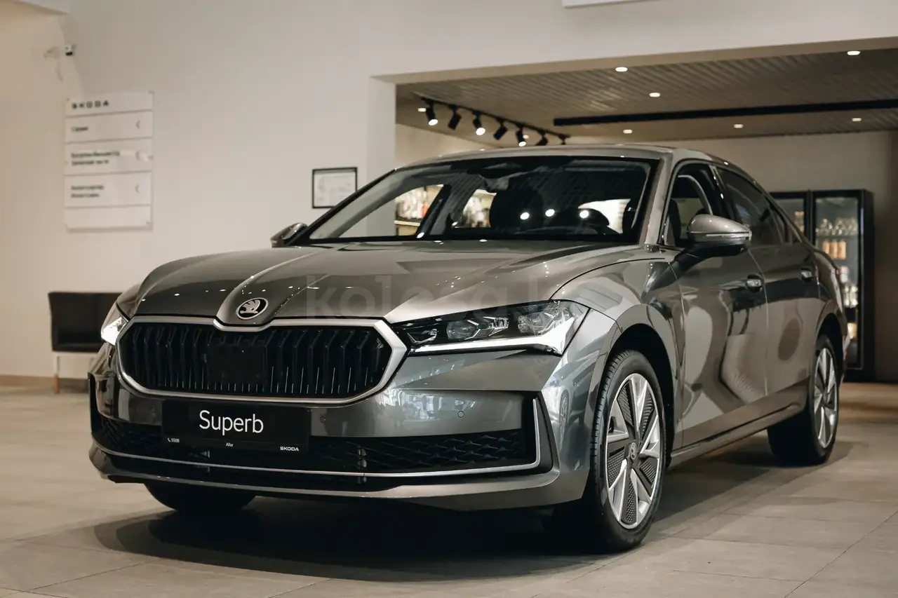 Skoda Superb 2025 — фото 1 из 5