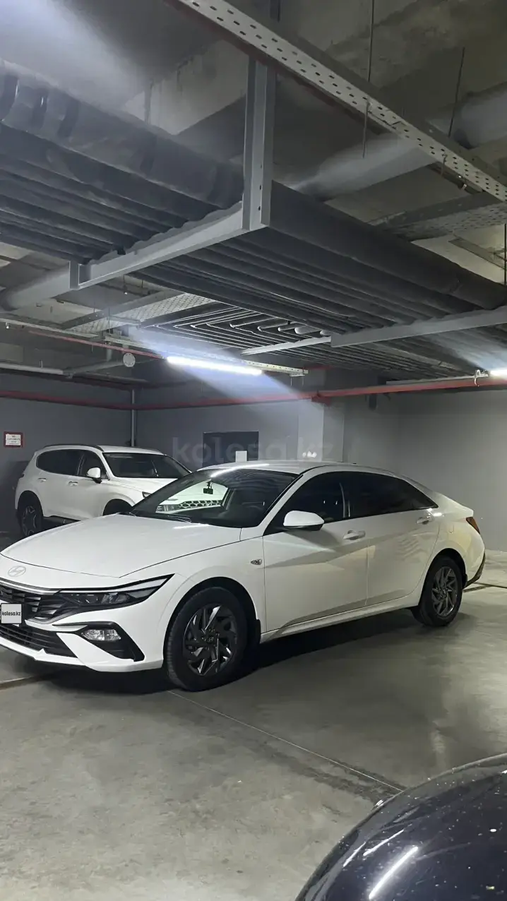 Hyundai Elantra 2025 — фото 1 из 5