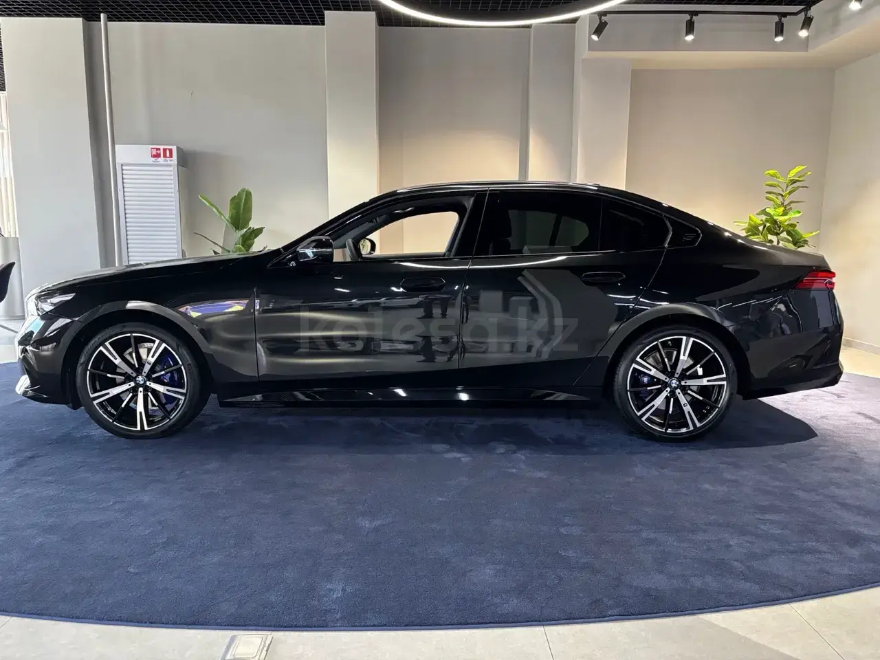 BMW 530 2025 — фото 1 из 5