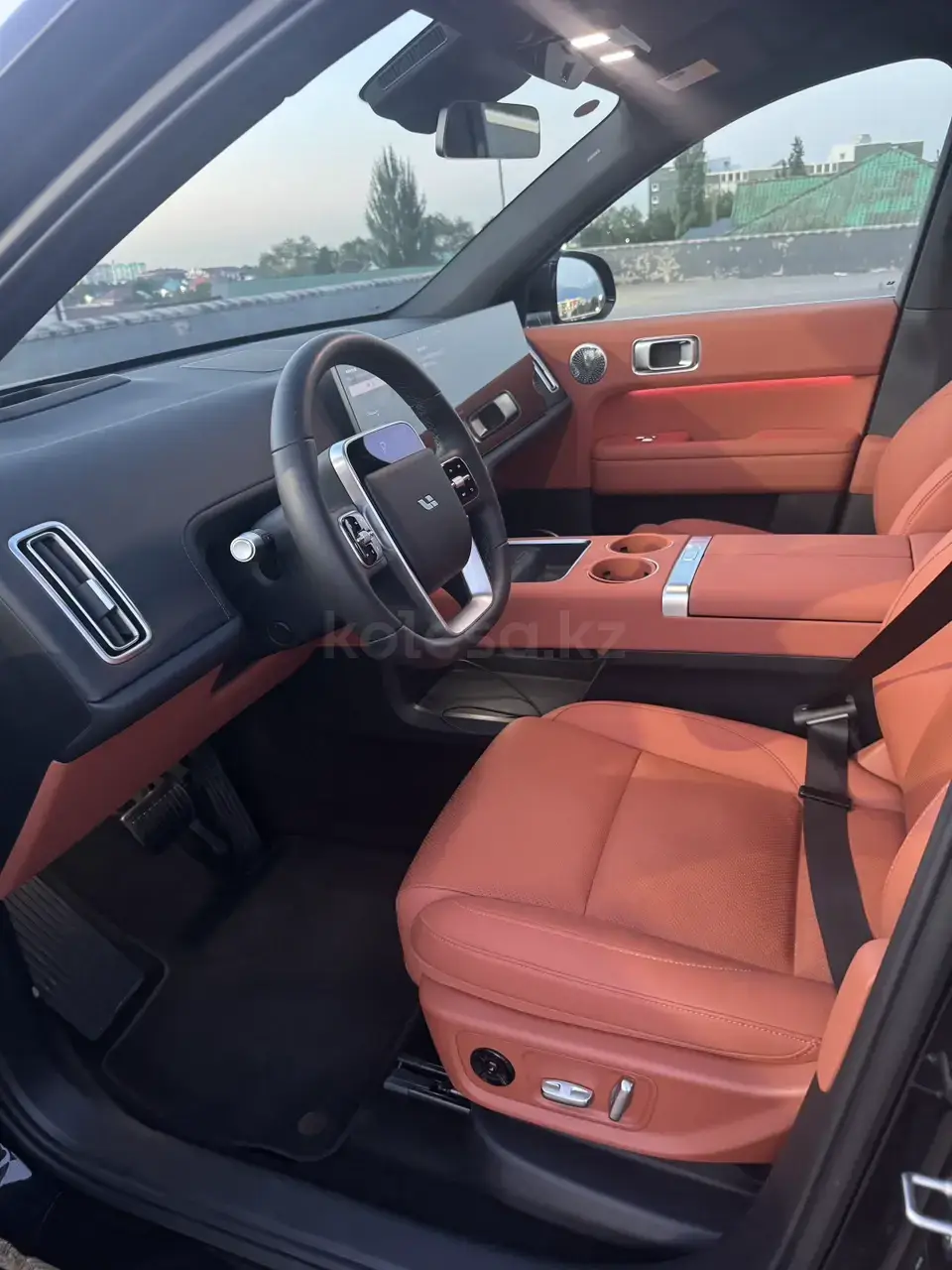 Li Auto L6 2025 — фото 1 из 5