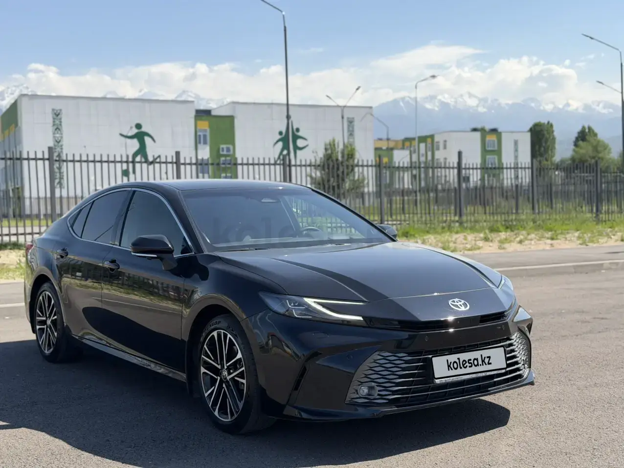 Toyota Camry 2025 — фото 1 из 5