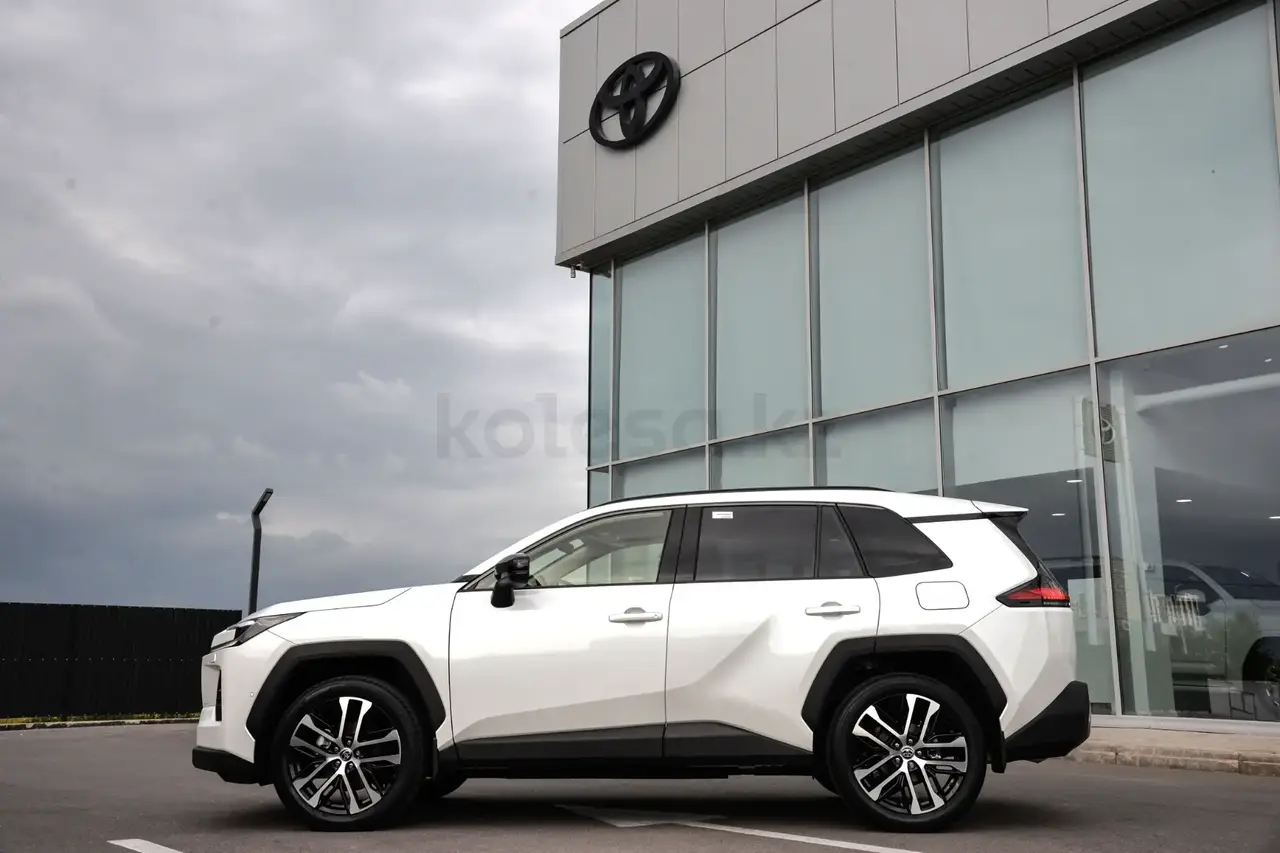 Toyota RAV 4 2026 — фото 1 из 5