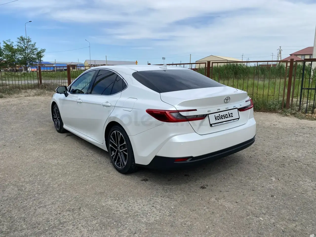 Toyota Camry 2025 — фото 1 из 5