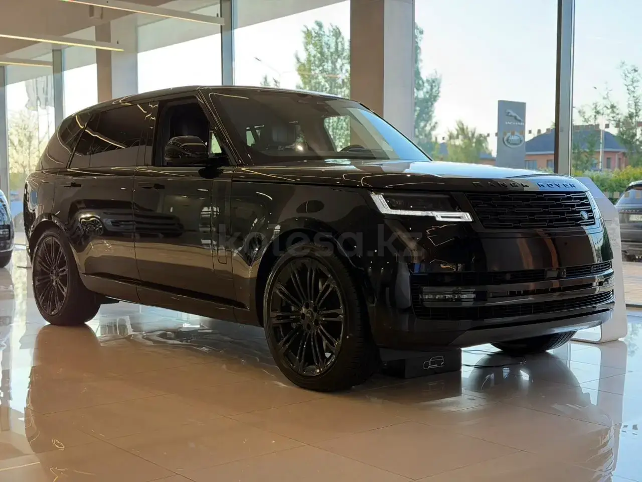 Land Rover Range Rover 2026 — фото 1 из 5