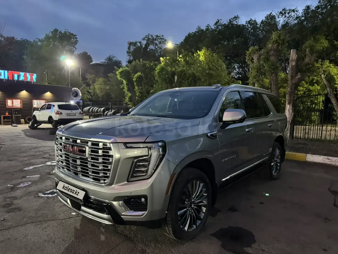 GMC Yukon 2025 — фото 1 из 5