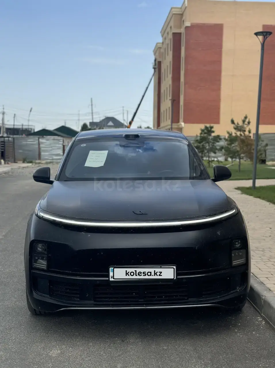 Li Auto L8 2025 — фото 1 из 5