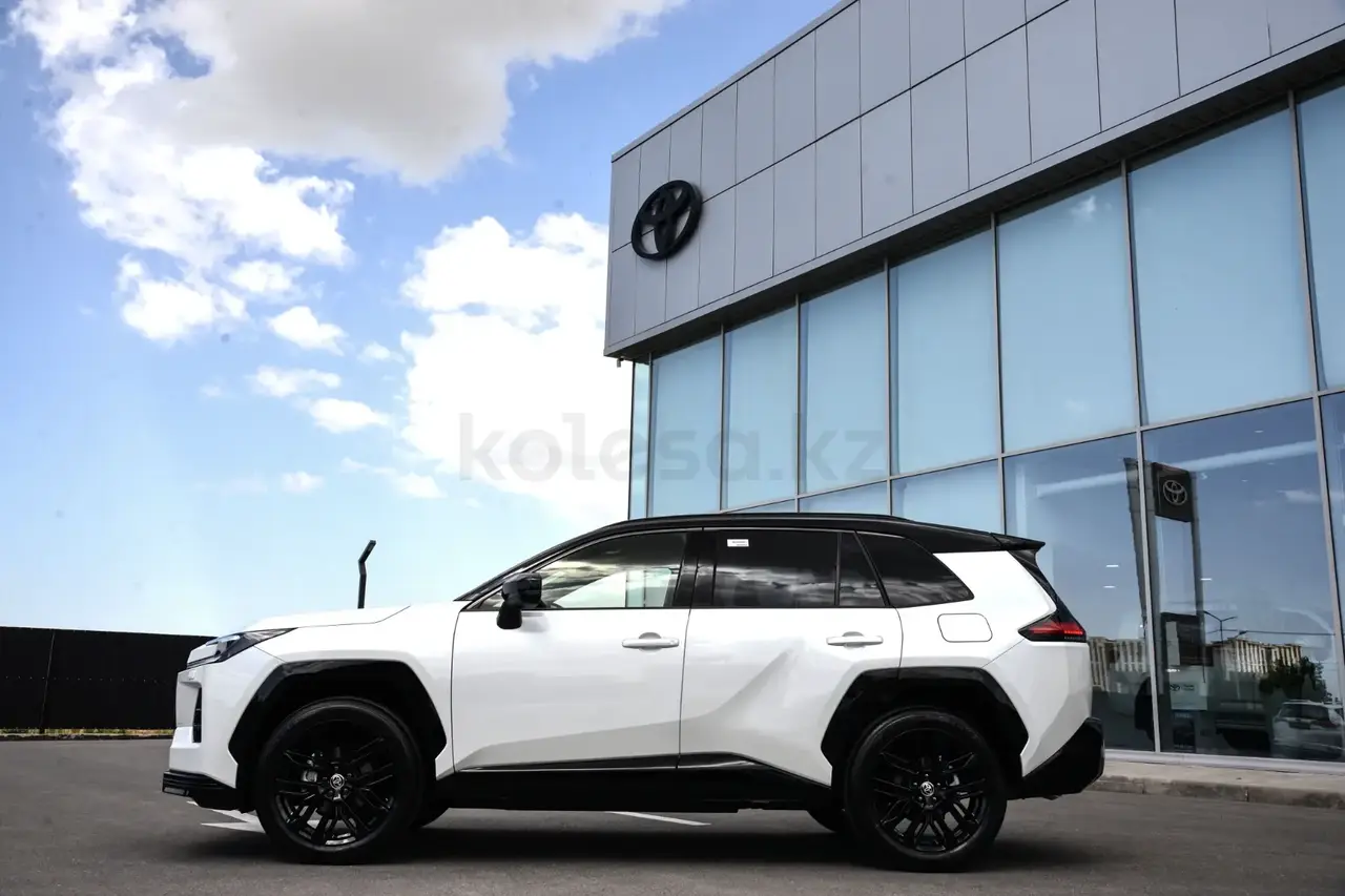 Toyota RAV 4 2026 — фото 1 из 5