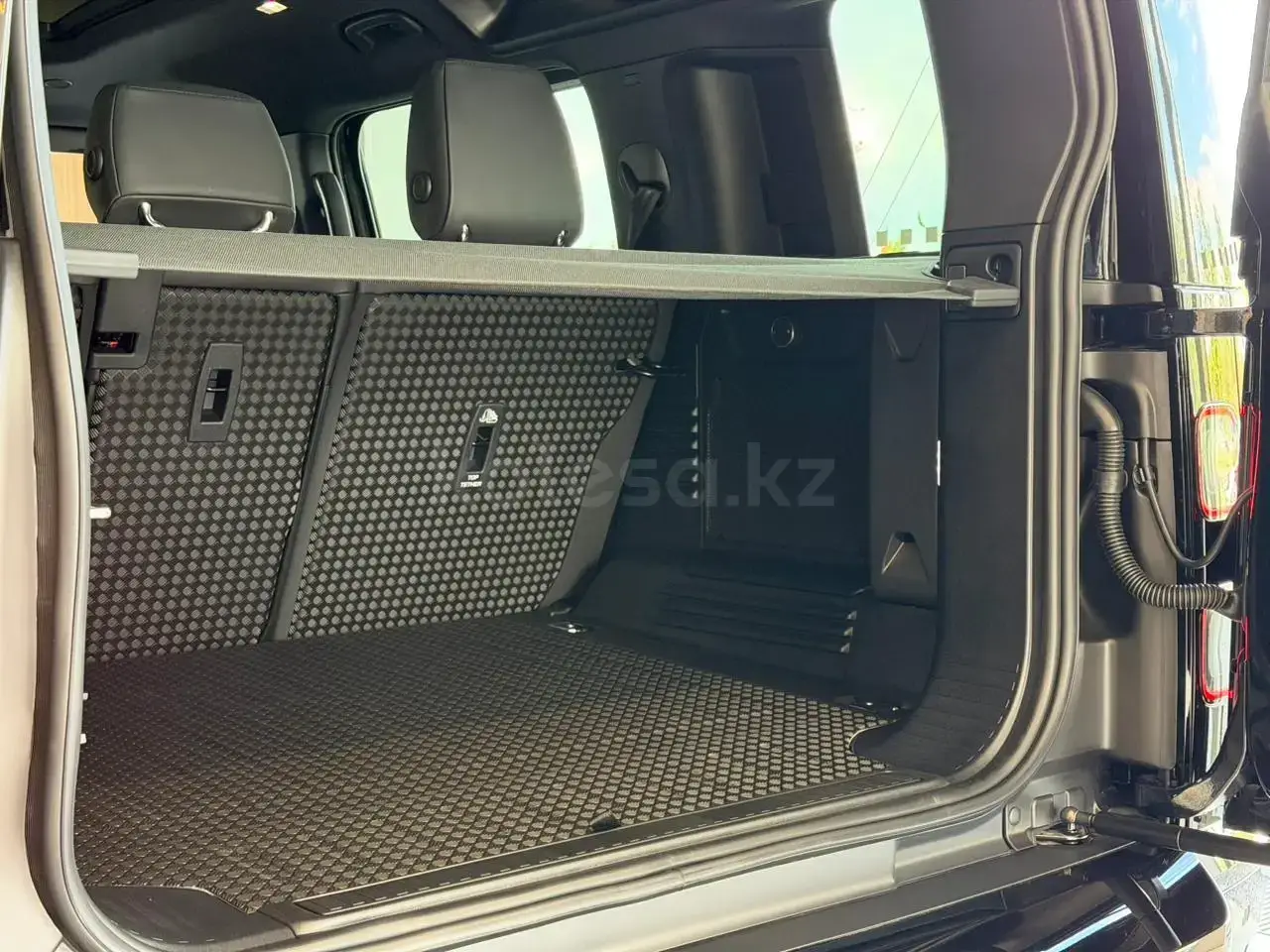 Land Rover Defender 2026 — фото 1 из 5