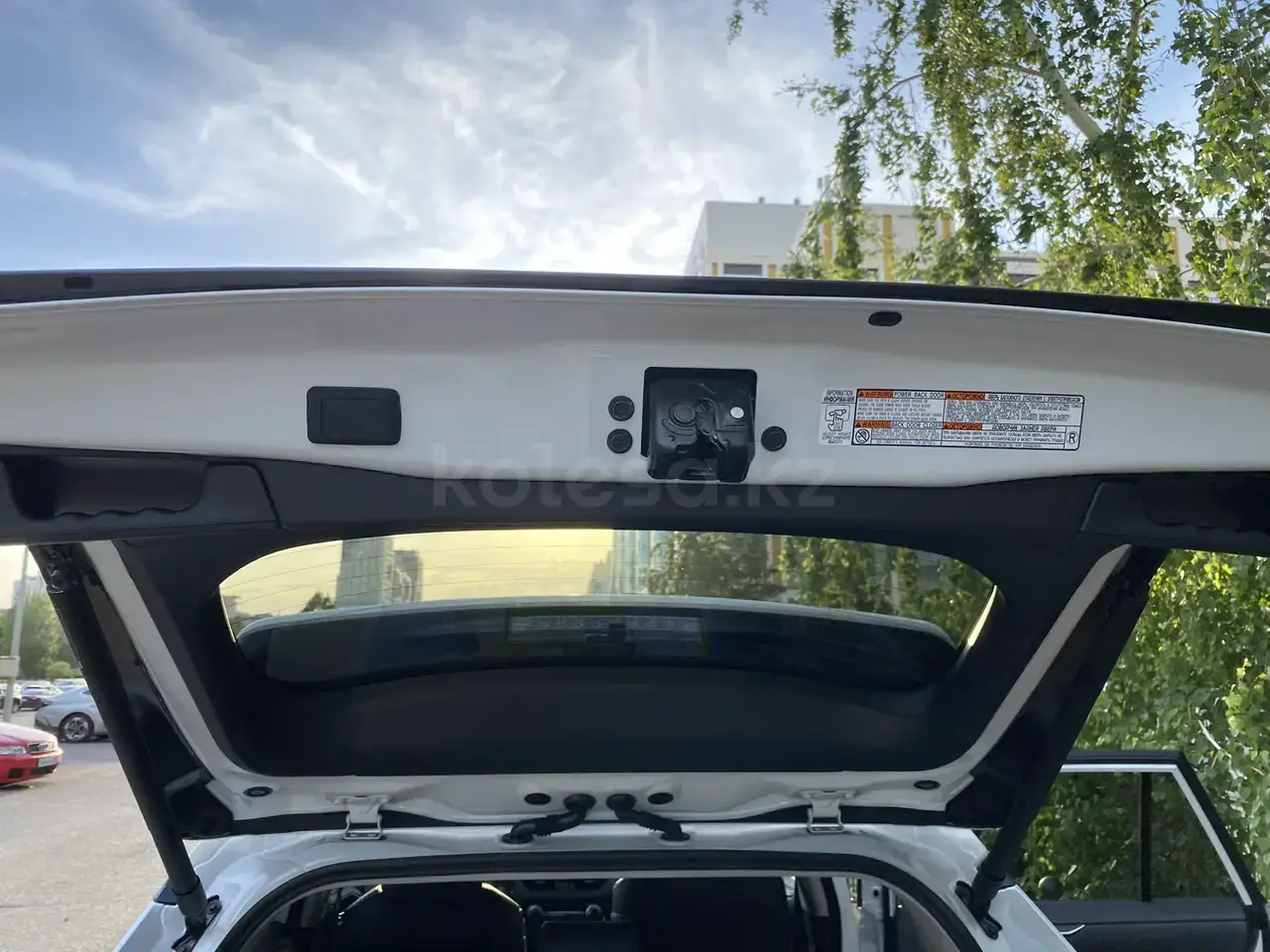 Toyota RAV 4 2025 — фото 1 из 5