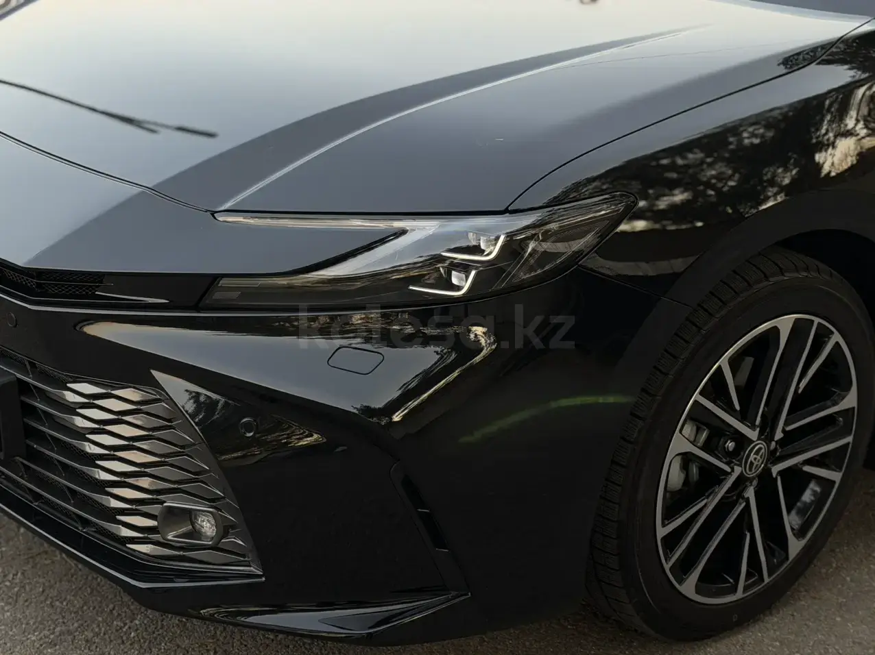 Toyota Camry 2025 — фото 1 из 5