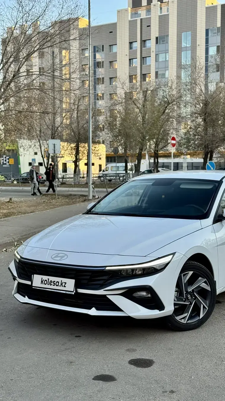Hyundai Elantra 2025 — фото 1 из 5
