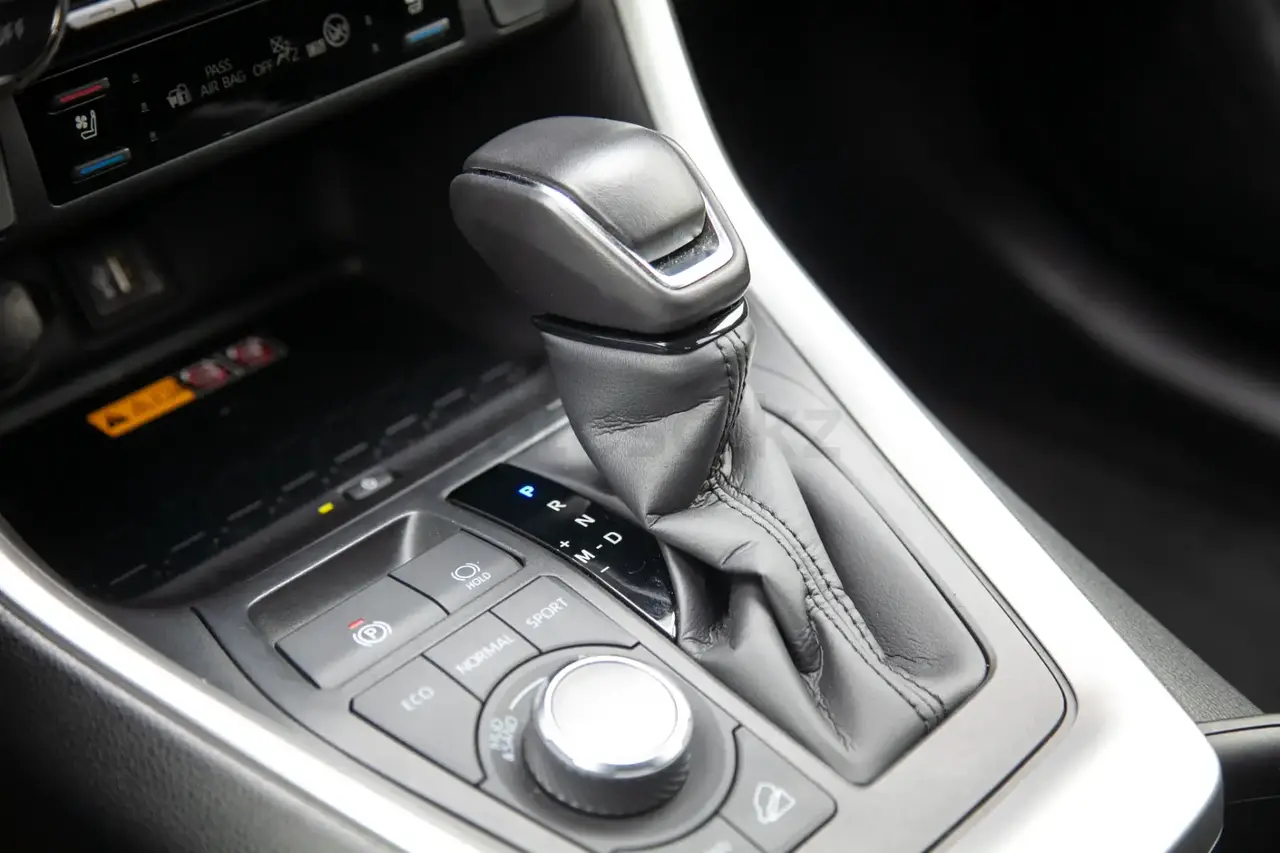 Toyota RAV 4 2025 — фото 1 из 5