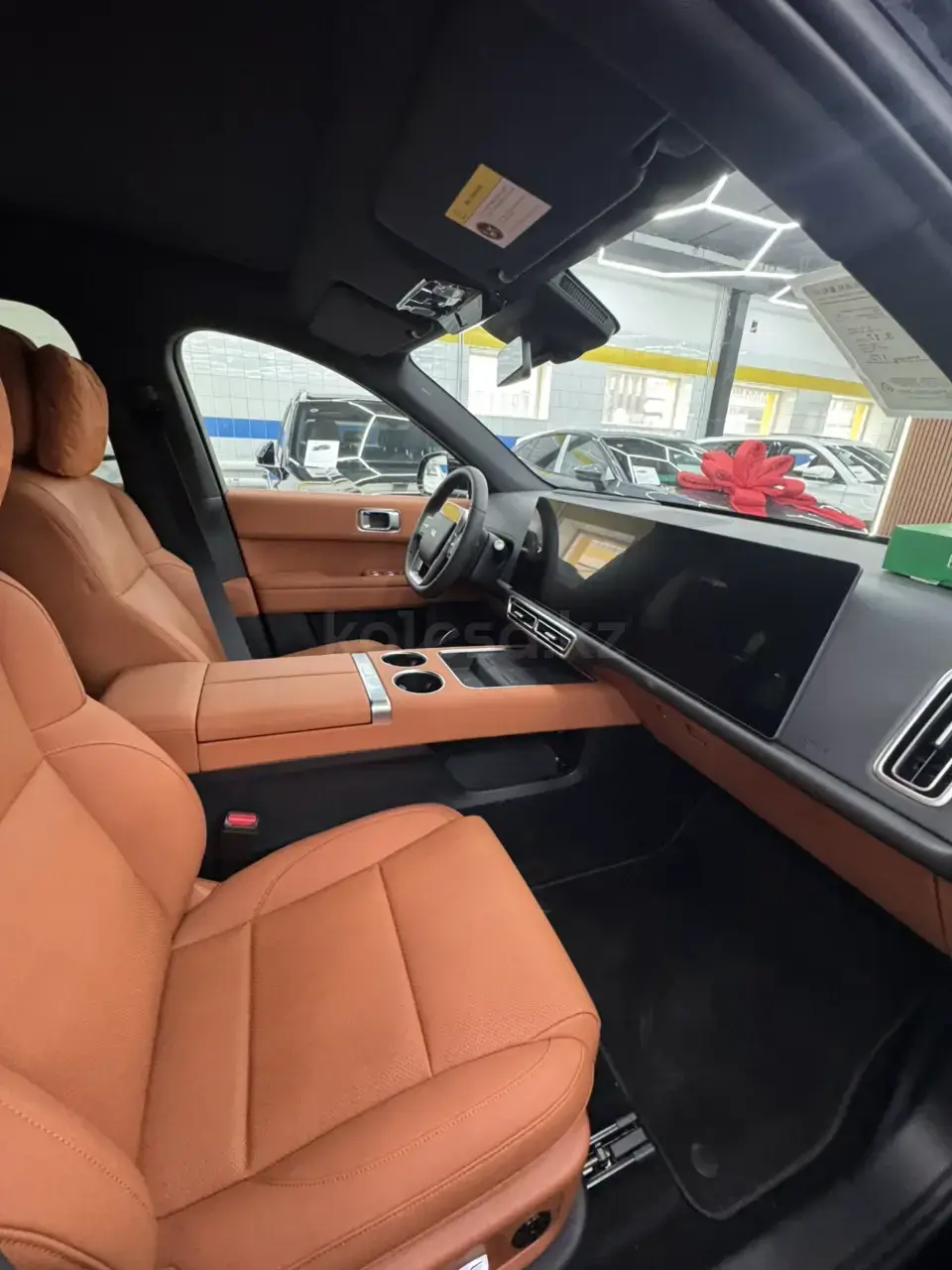 Li Auto L6 2025 — фото 1 из 5