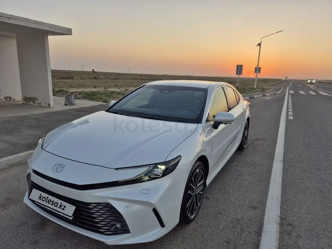 Toyota Camry 2025 — фото 1 из 5