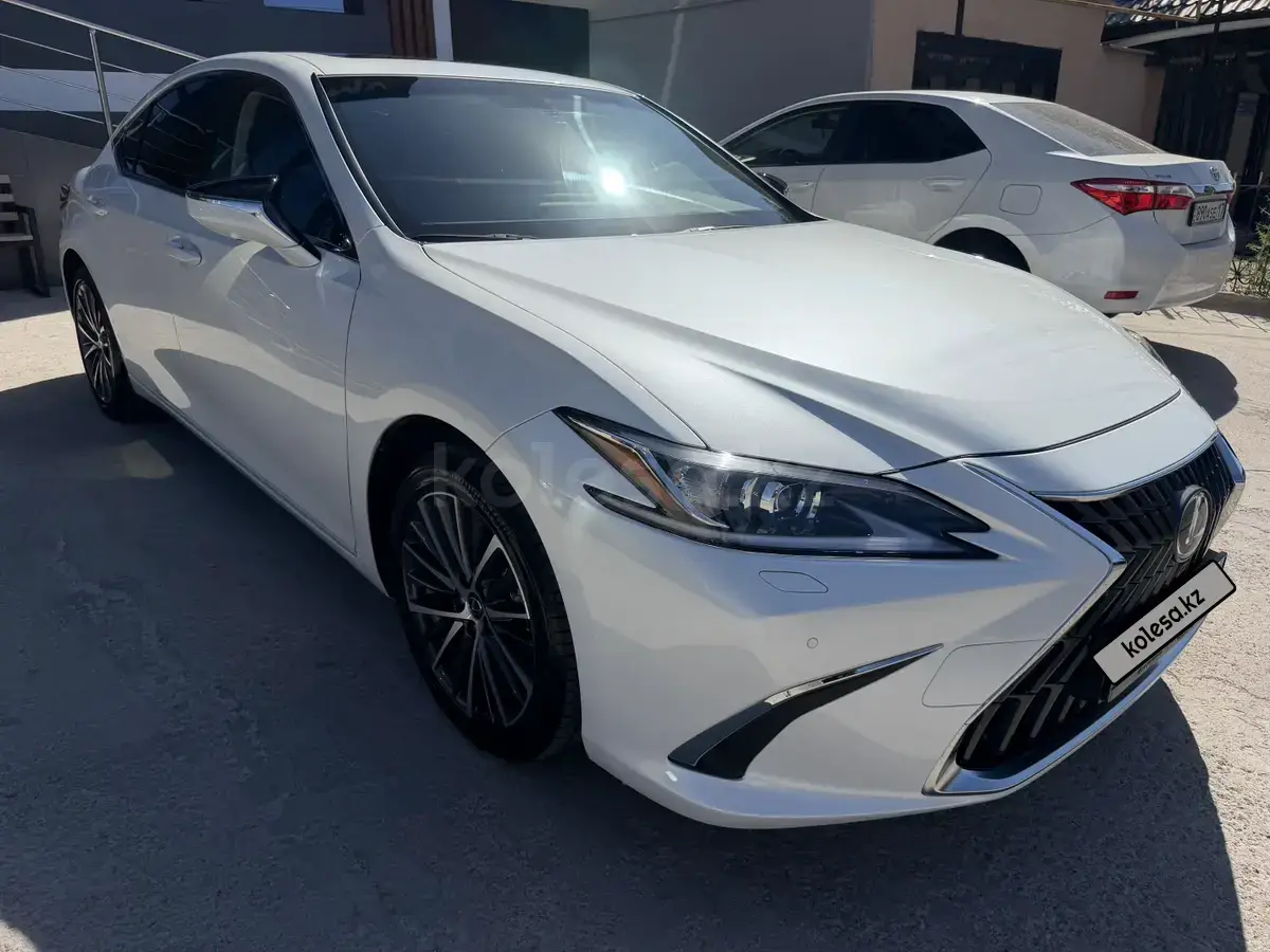 Lexus ES 250 2025 — фото 1 из 5
