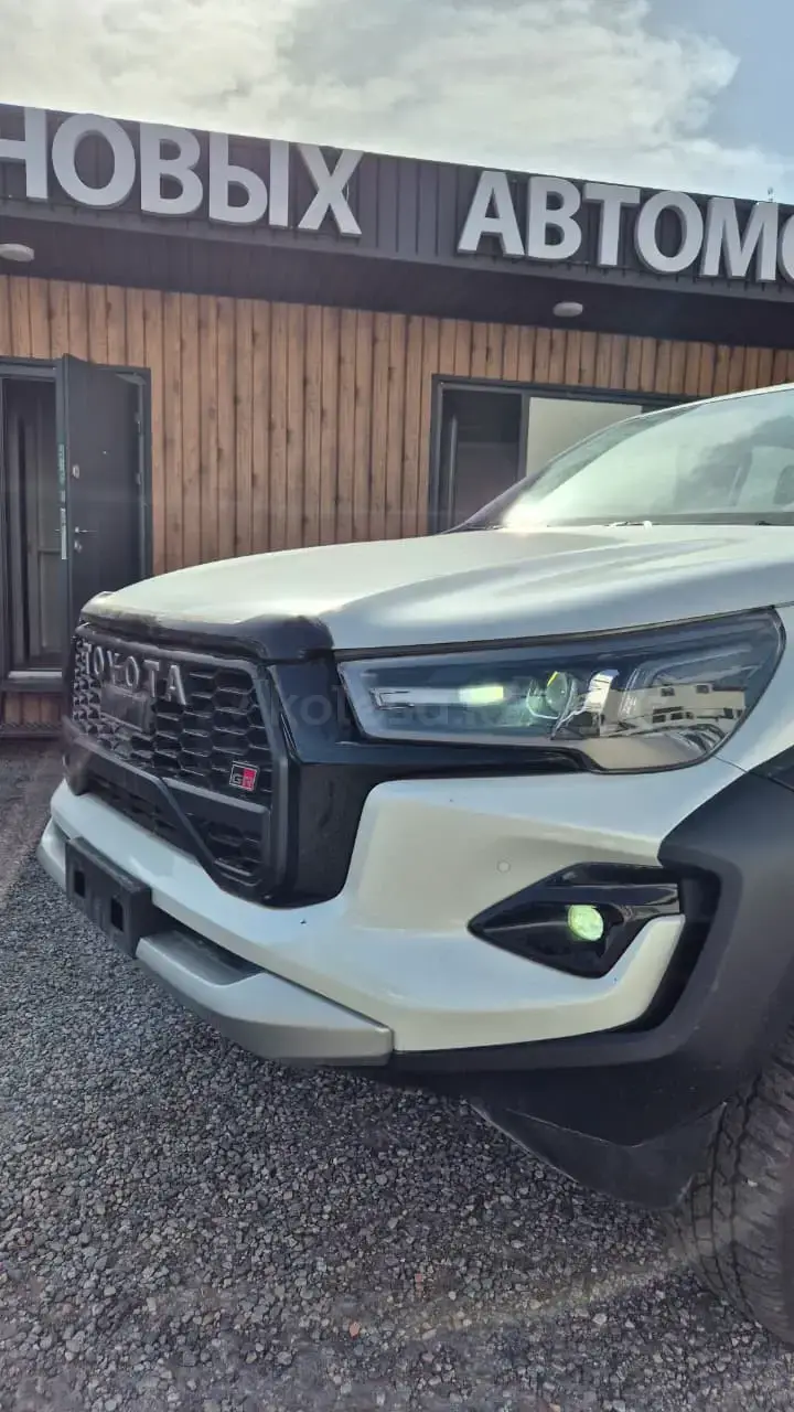 Toyota Hilux 2025 — фото 1 из 5