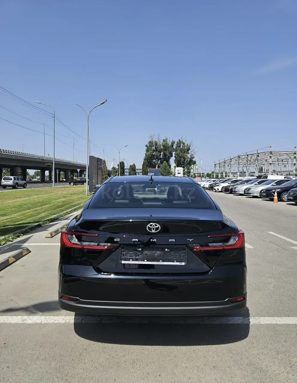 Toyota Camry 2025 — фото 1 из 5