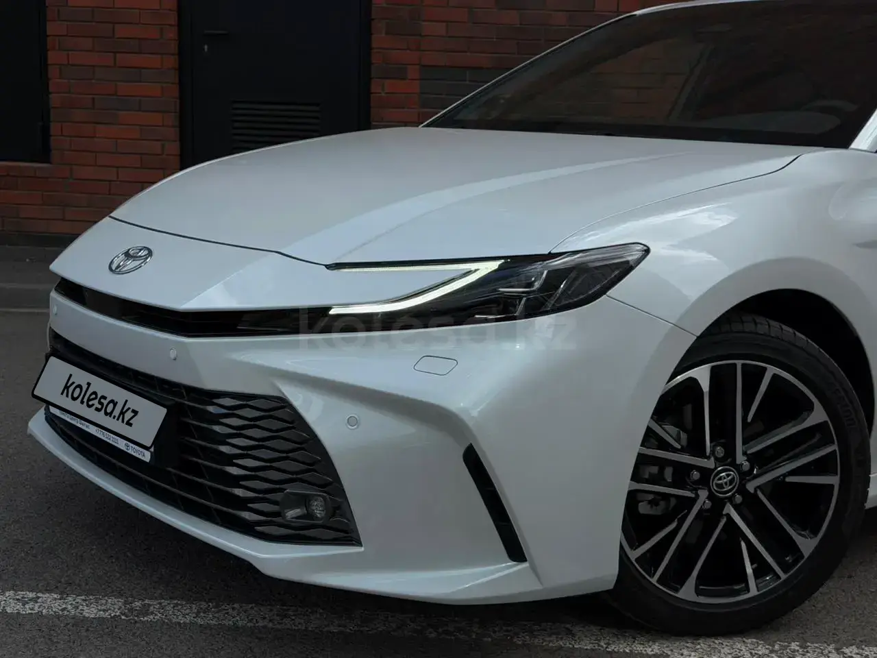 Toyota Camry 2025 — фото 1 из 5