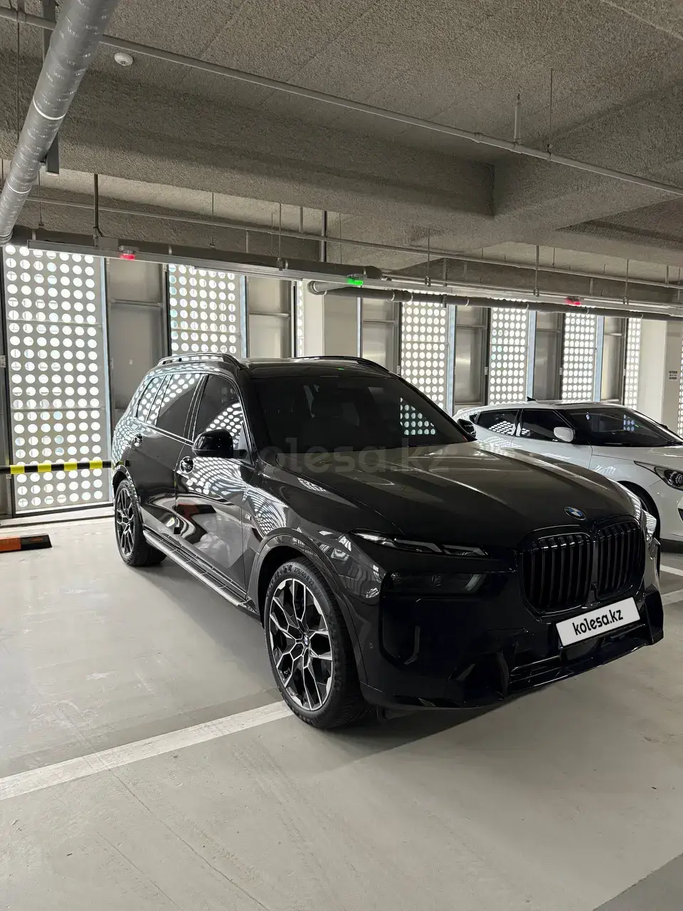 BMW X7 2025 — фото 1 из 5