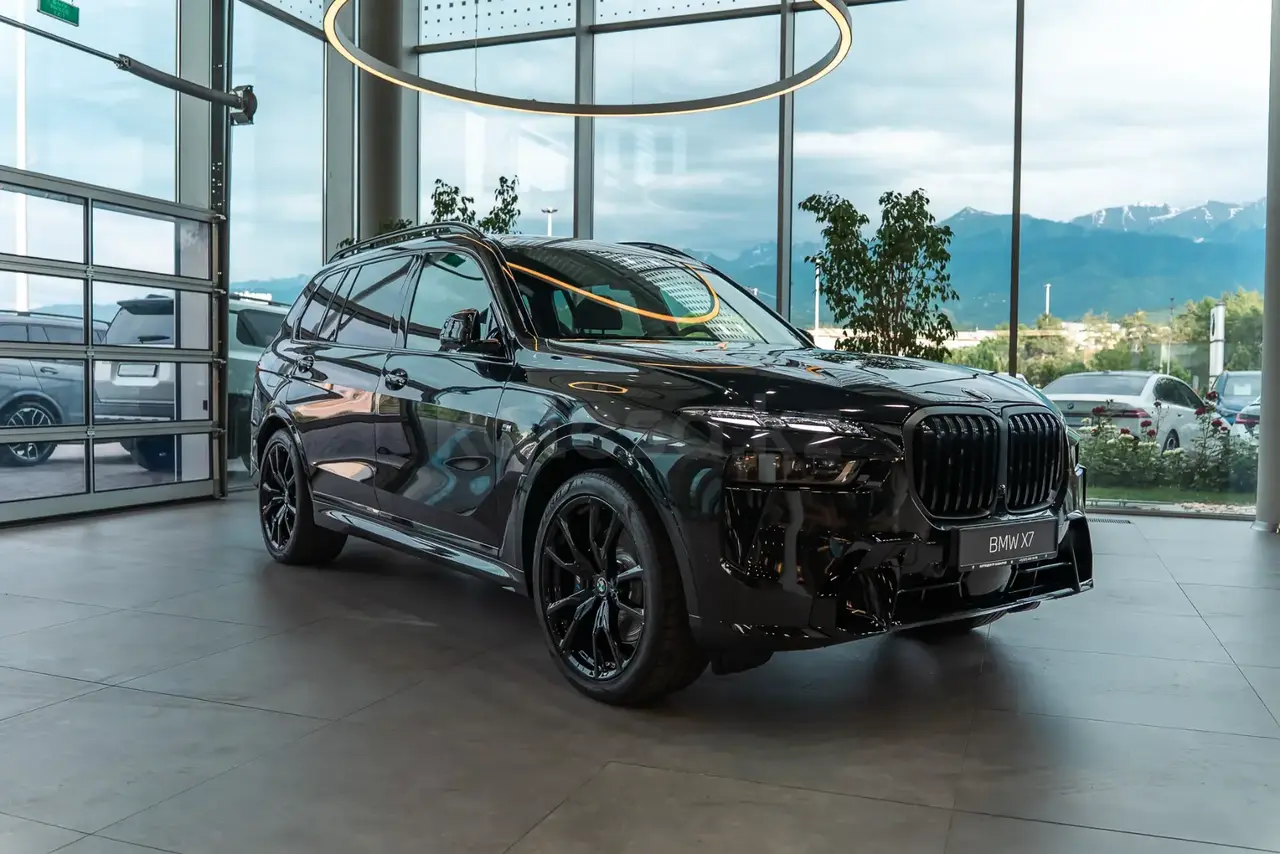BMW X7 2025 — фото 1 из 5