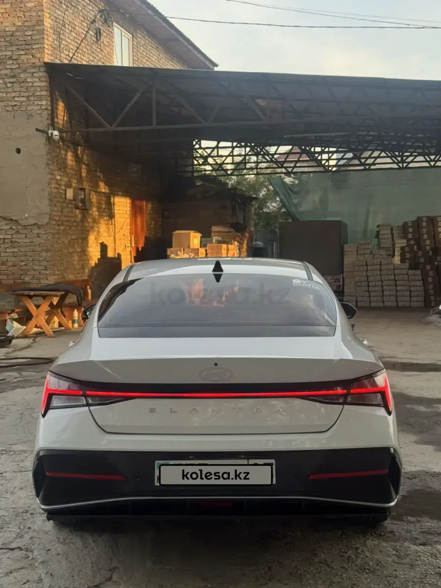 Hyundai Elantra 2025 — фото 1 из 5