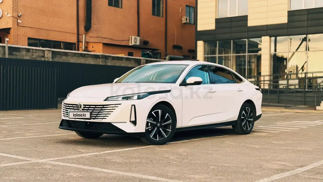 Changan Eado 2025 — фото 1 из 5