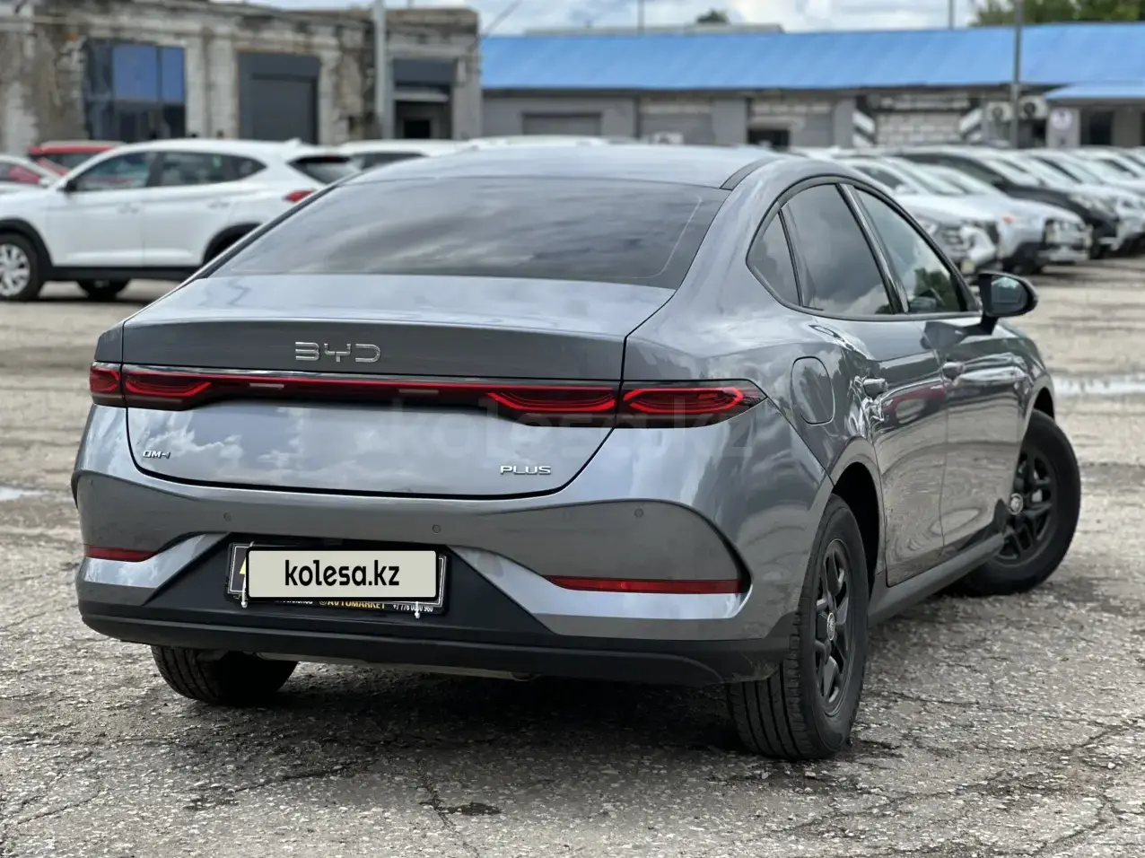 BYD Qin L DM-i 2025 — фото 1 из 5