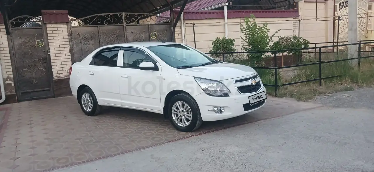 Chevrolet Cobalt 2025 — фото 1 из 5