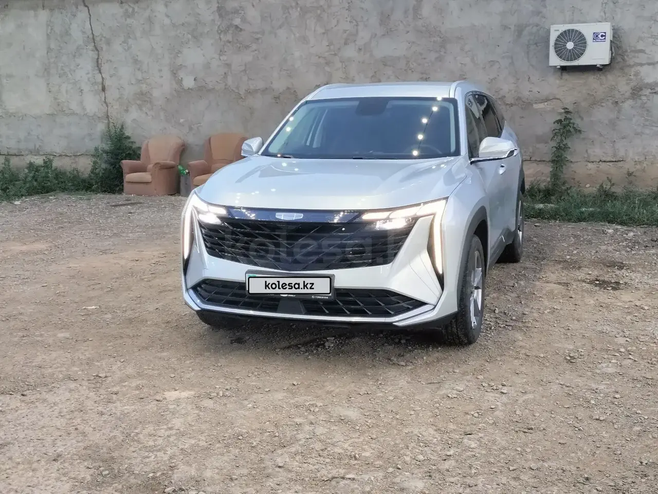 Geely Atlas 2025 — фото 1 из 5