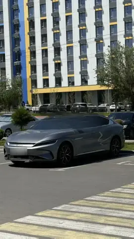 BYD Han L 2025